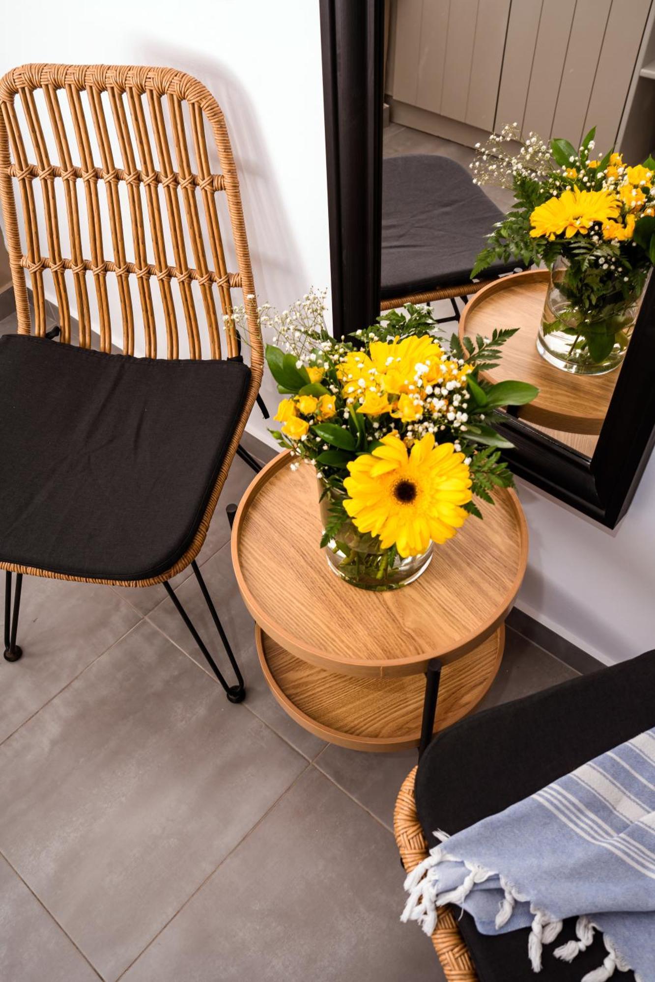 אימרוביגלי Mardanza Krokos Suites מראה חיצוני תמונה