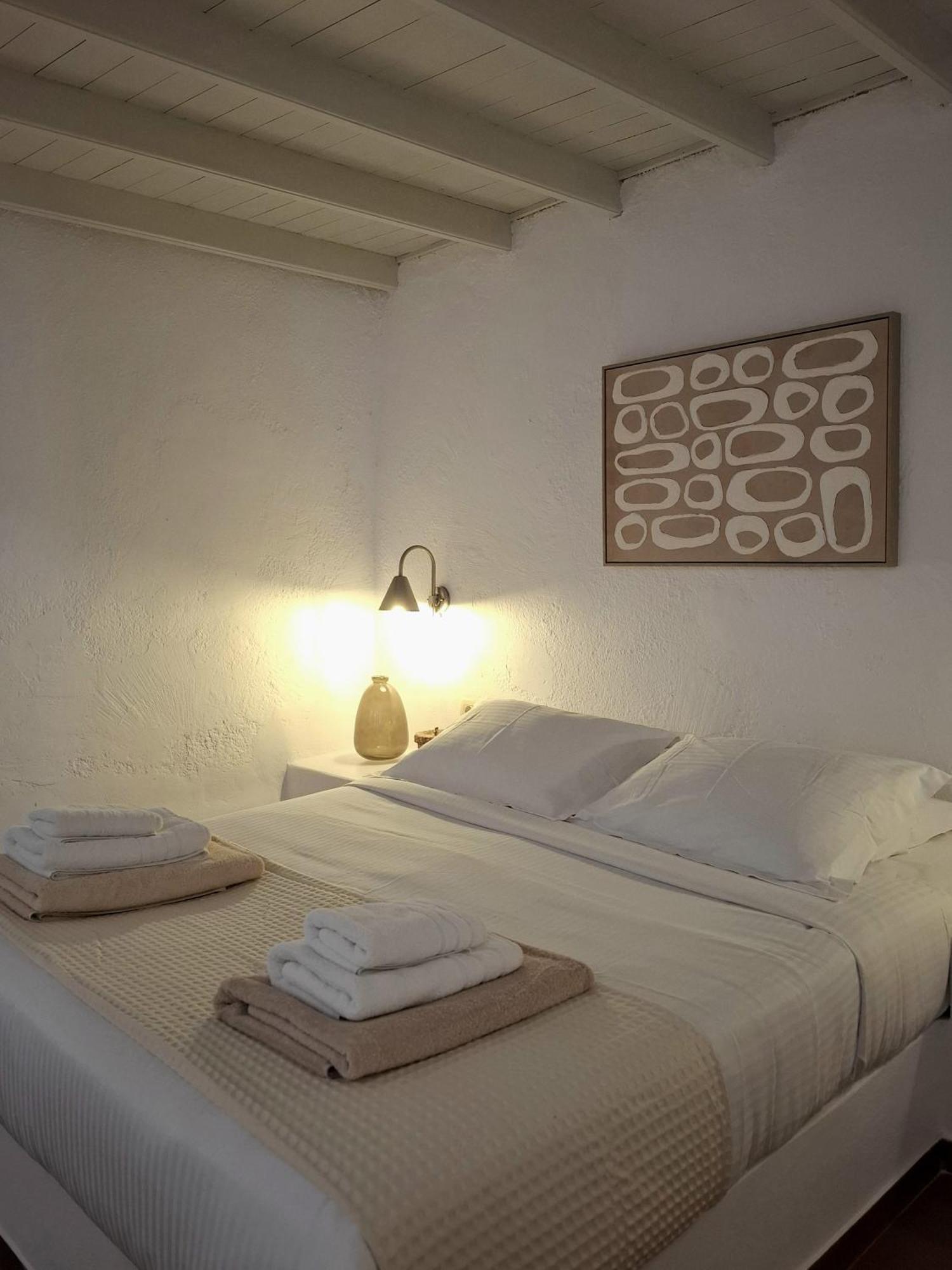 אימרוביגלי Mardanza Krokos Suites מראה חיצוני תמונה