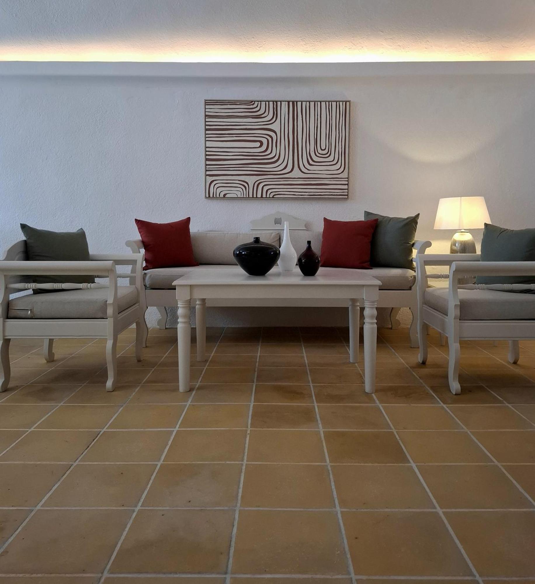 אימרוביגלי Mardanza Krokos Suites מראה חיצוני תמונה