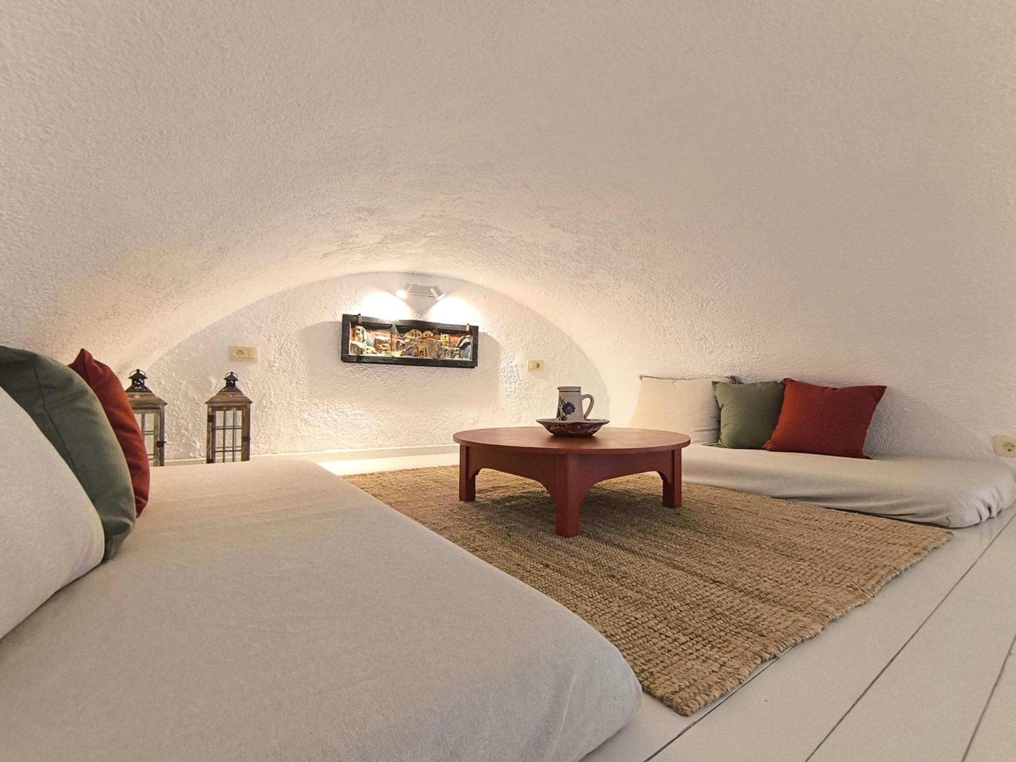 אימרוביגלי Mardanza Krokos Suites מראה חיצוני תמונה