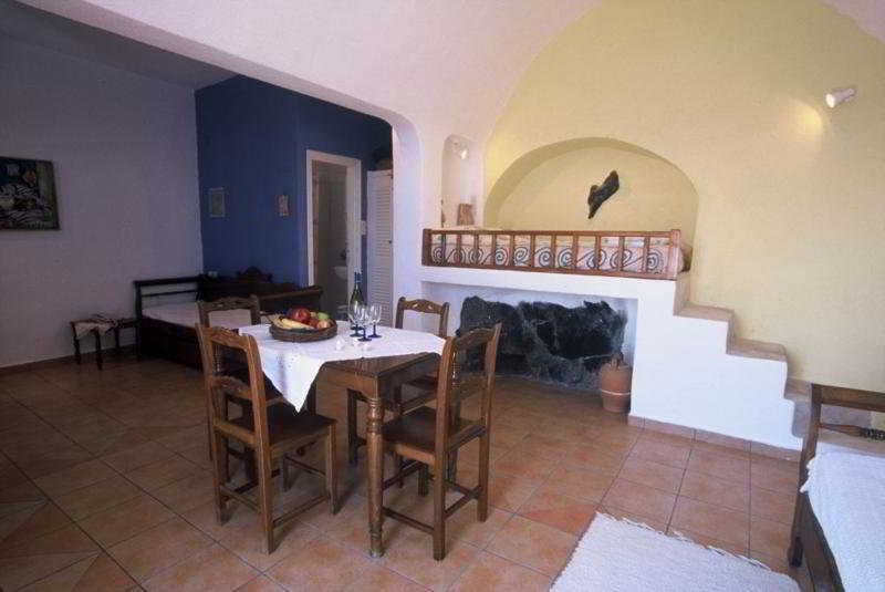 אימרוביגלי Mardanza Krokos Suites מראה חיצוני תמונה
