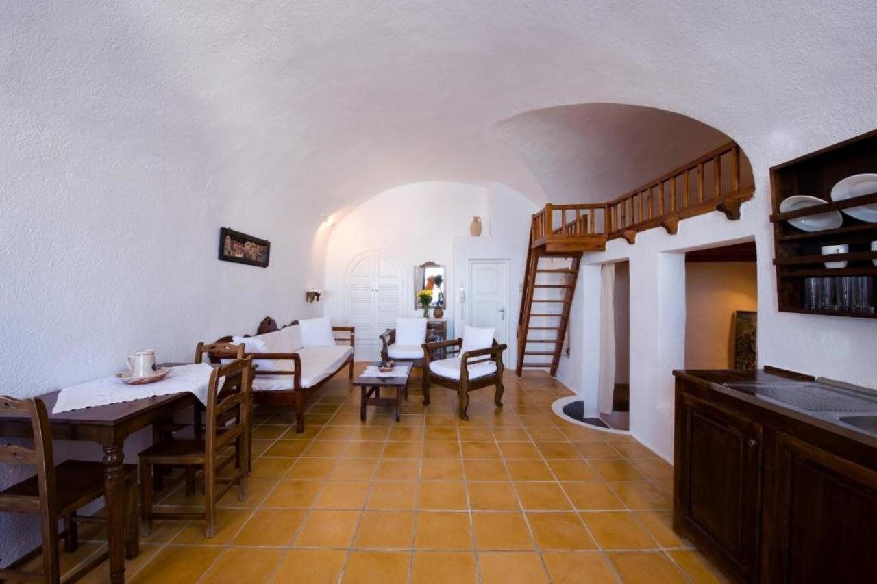 אימרוביגלי Mardanza Krokos Suites מראה חיצוני תמונה